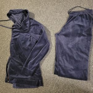 Hue Velour 2 pc track suit. Sz. L